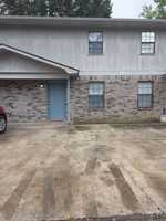 featured image of 602 W 6th St