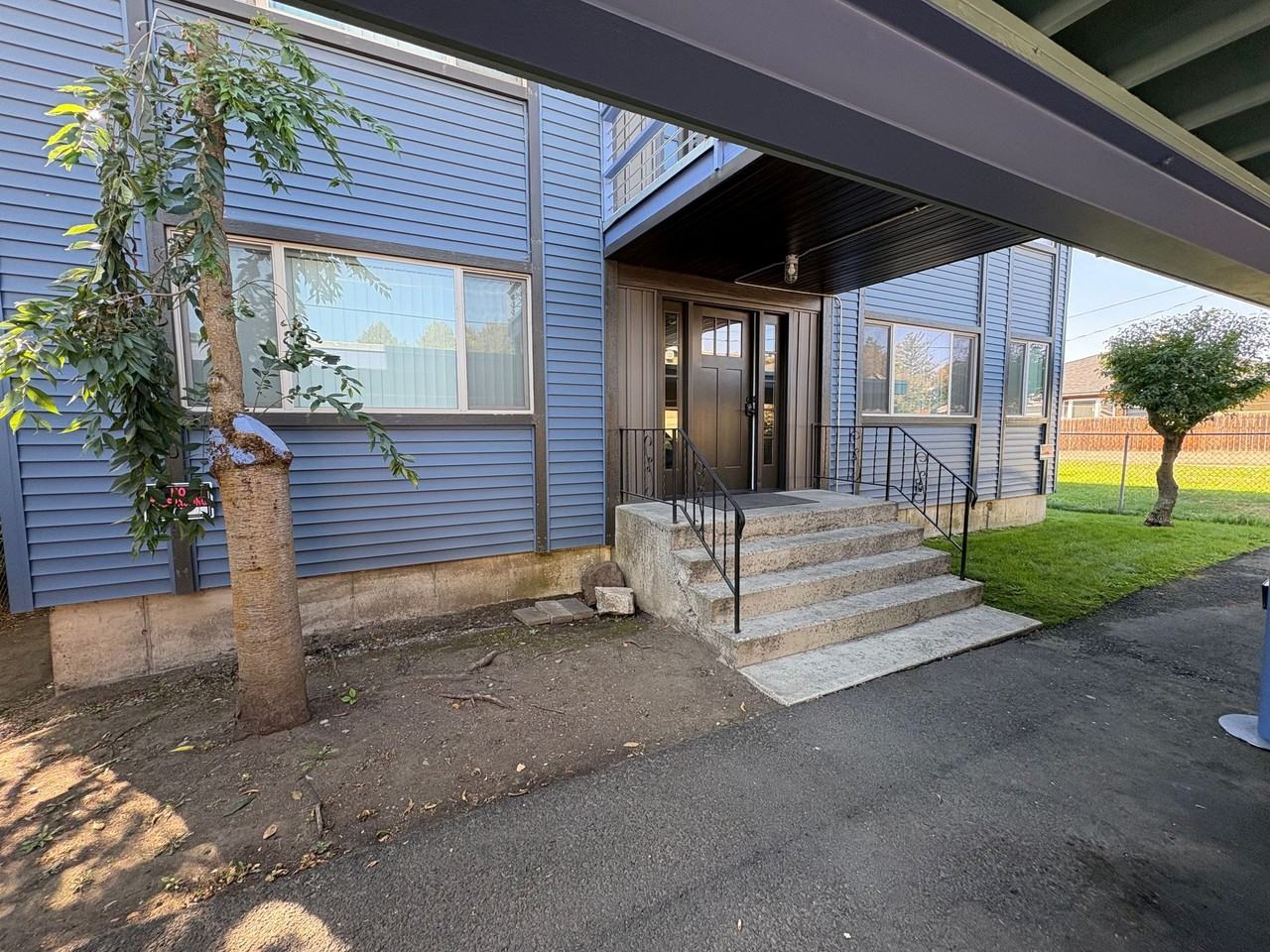 1013 E Sharp Ave - Photo 6 of 7