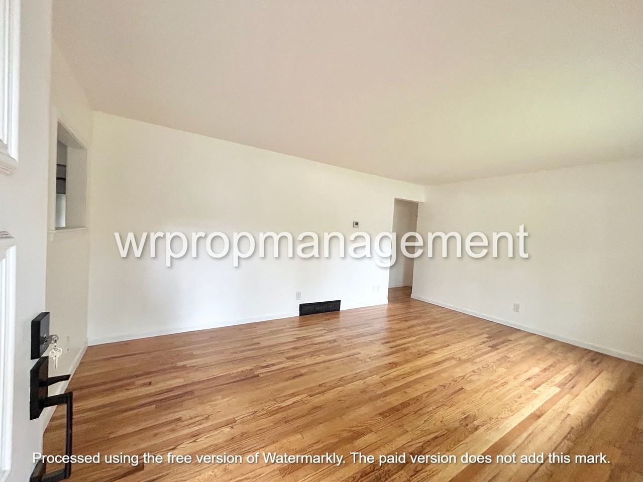 8129 Delray St - Photo 3 of 10