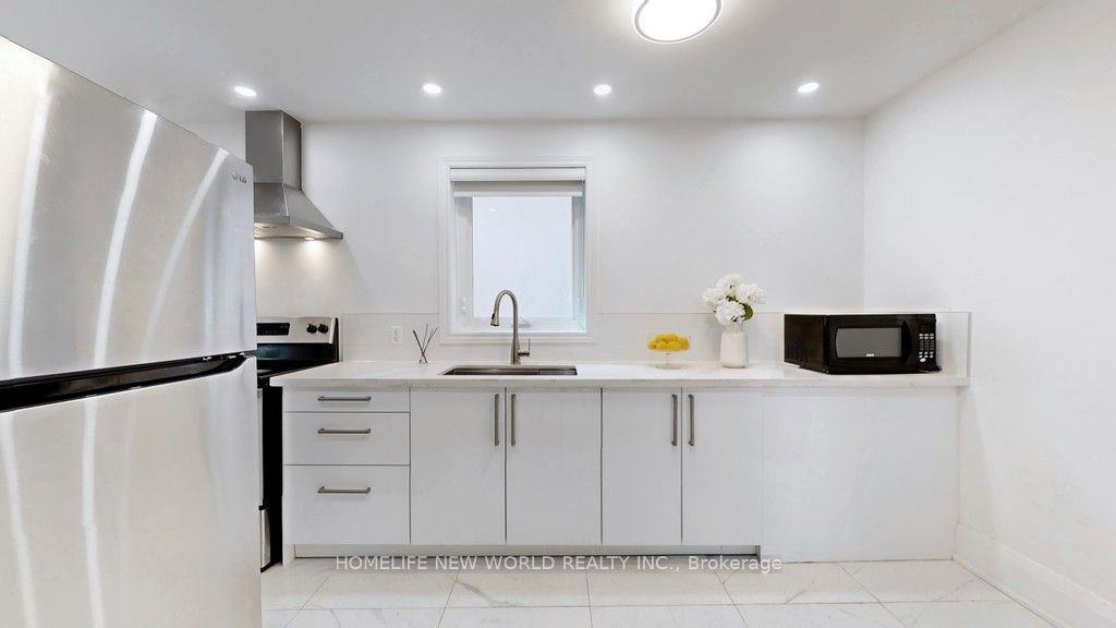 14 Franklin Avenue #Main - Photo 3 of 17