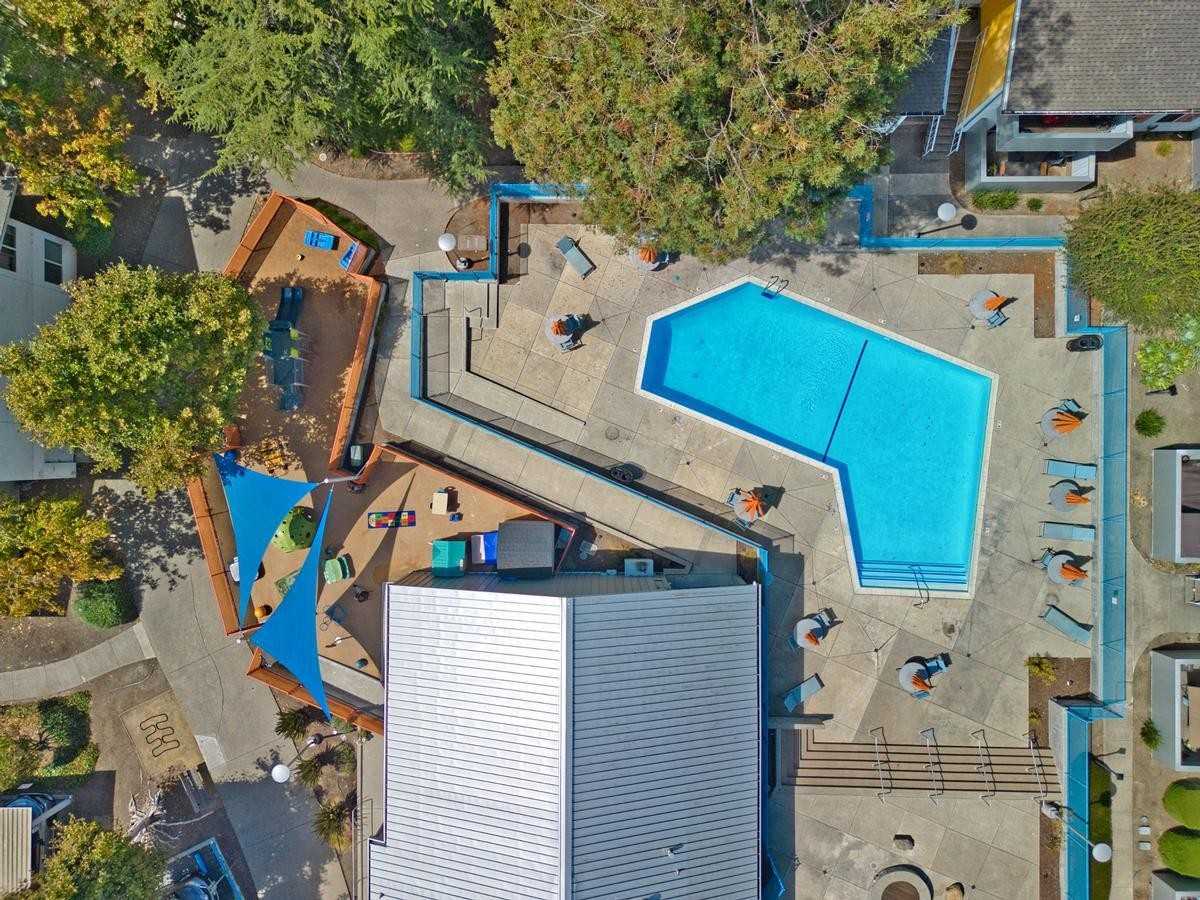 4170 Springlake Dr - Photo 4 of 20