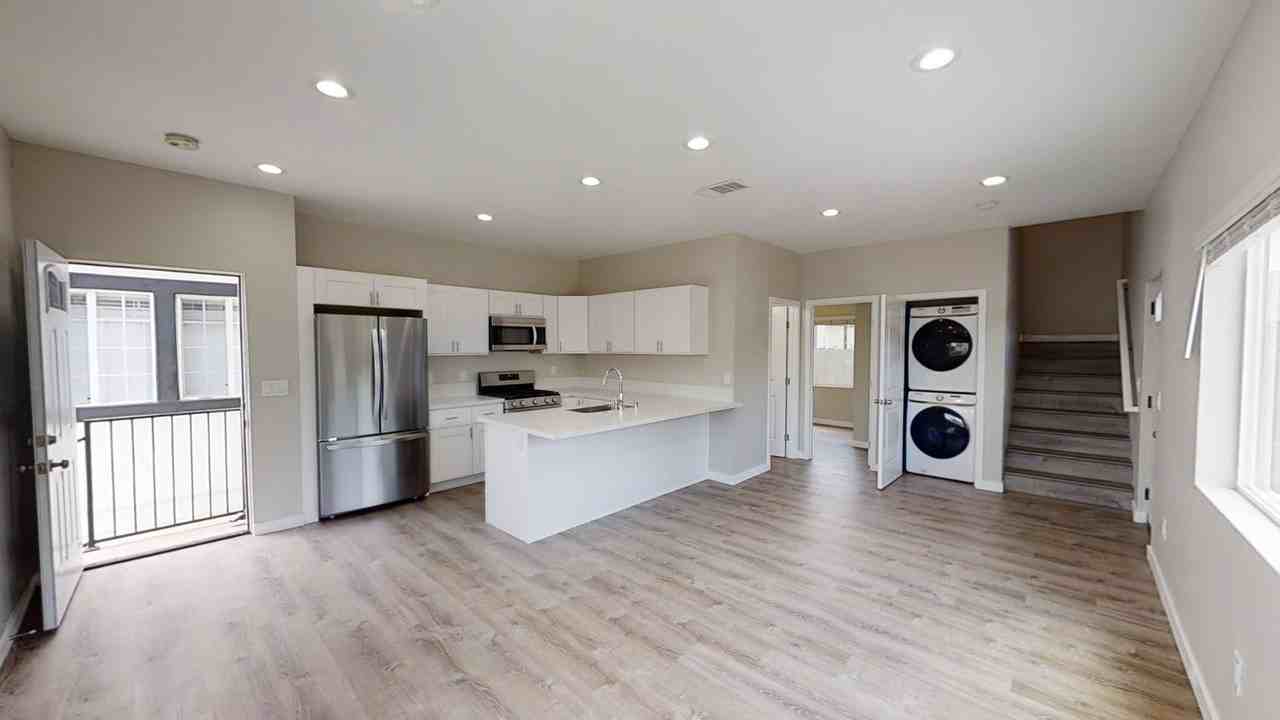 4862 Art St - Photo 5 of 19