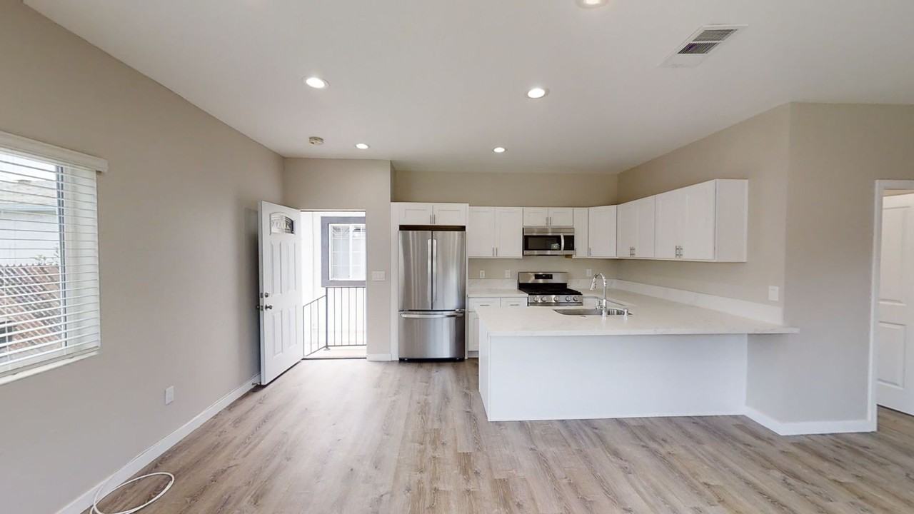 4862 Art St - Photo 7 of 19