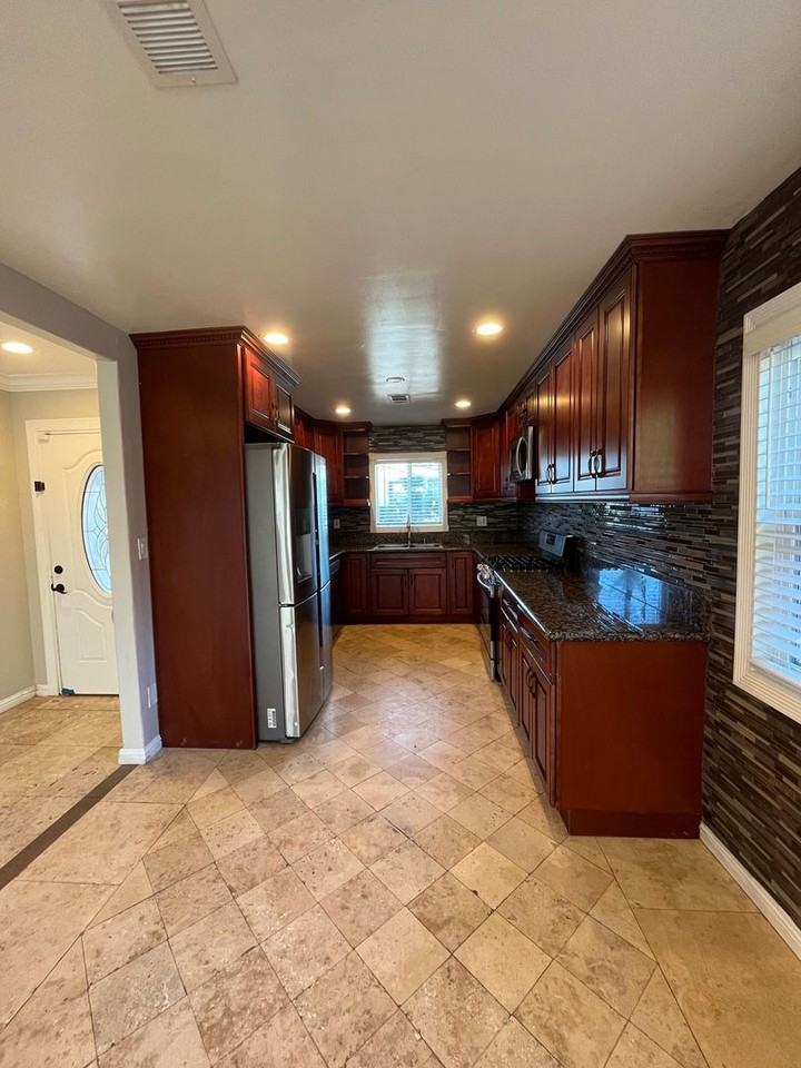 4941 Gary St - Photo 6 of 21