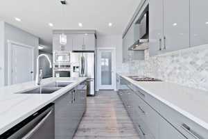featured image of 613 Midtown Pl Sw #1