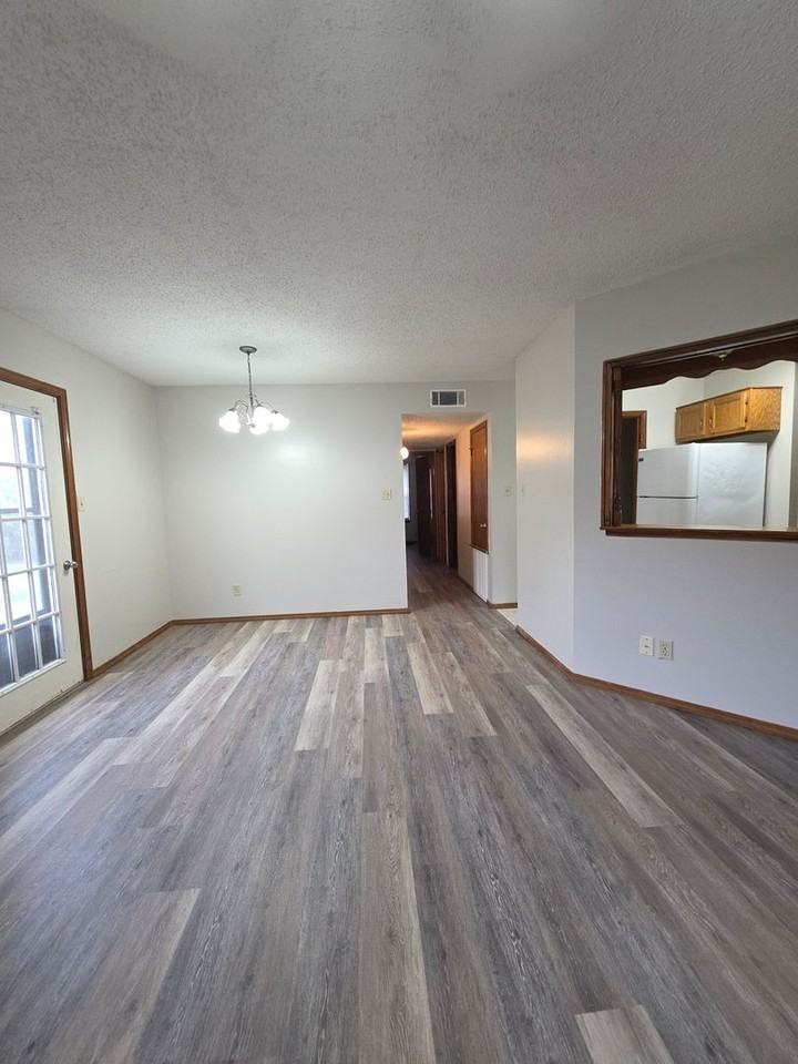 614 E 23rd St - Photo 3 of 21