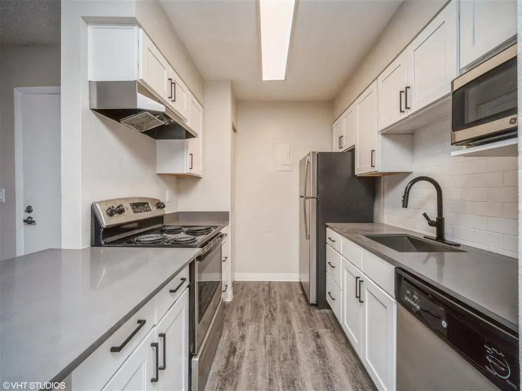 9959 E Peakview Ave - Photo 6 of 30