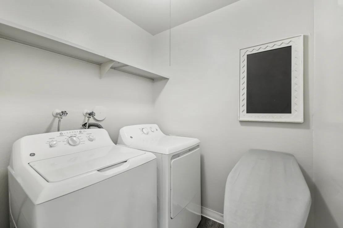 9959 E Peakview Ave - Photo 4 of 30