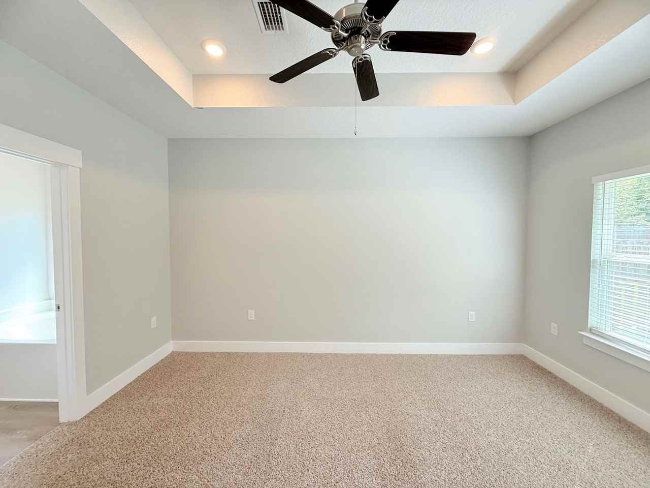 5753 Danbury Blvd - Photo 6 of 20