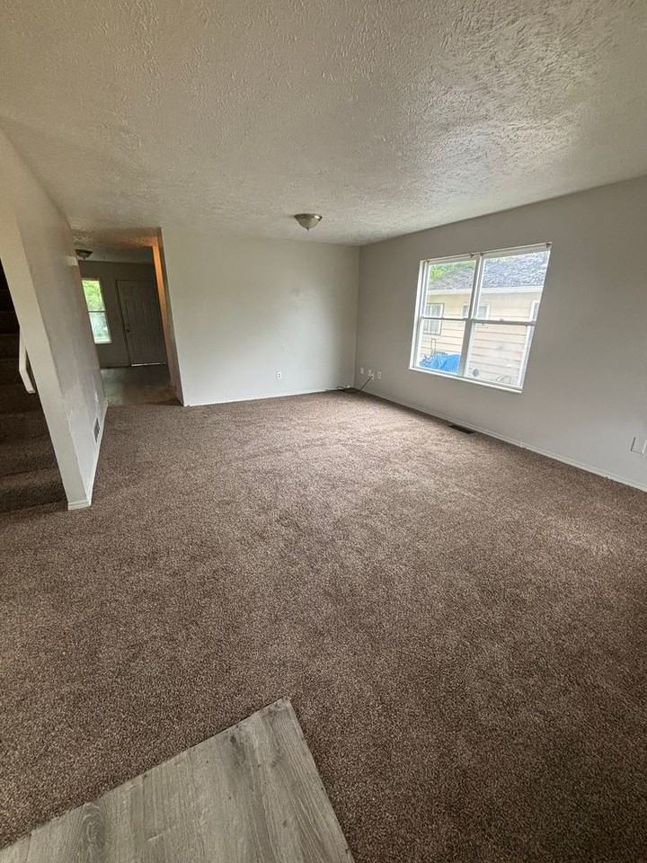 12009 Imperial Ave - Photo 2 of 9