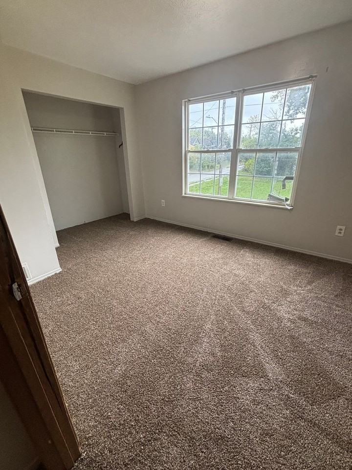 12009 Imperial Ave - Photo 7 of 9