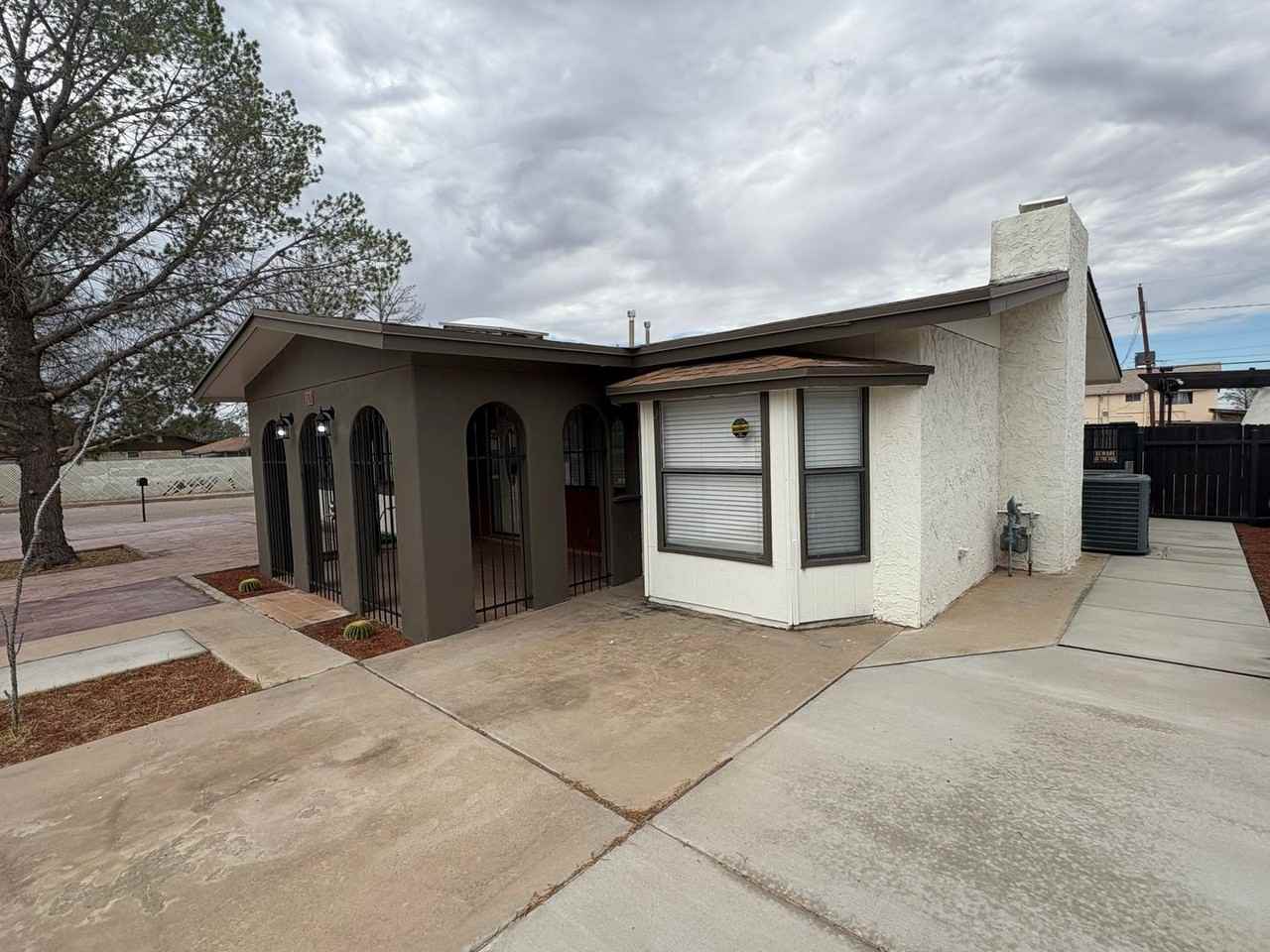 316 6th St - Photo 4 of 29