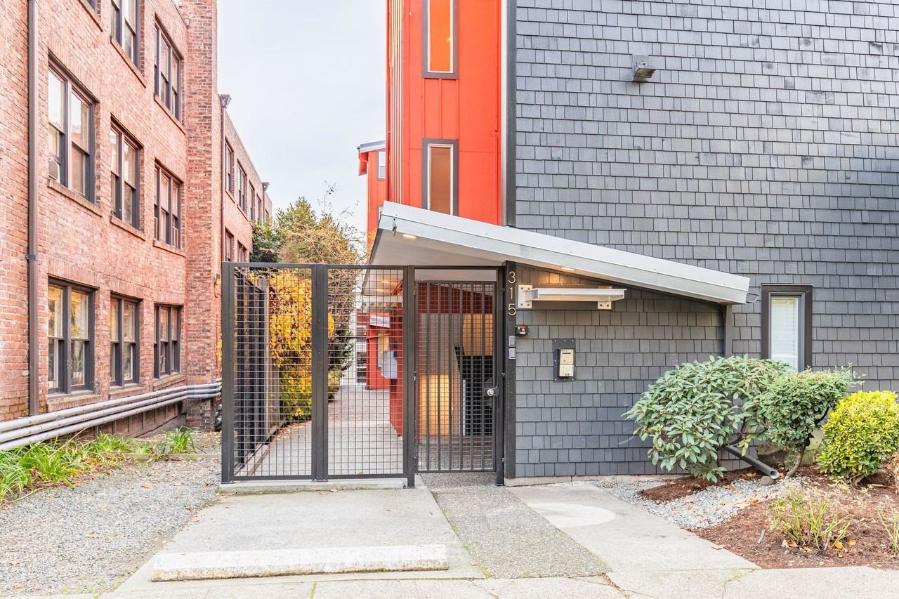 Thunderbird Apartments - Photo 4 of 7