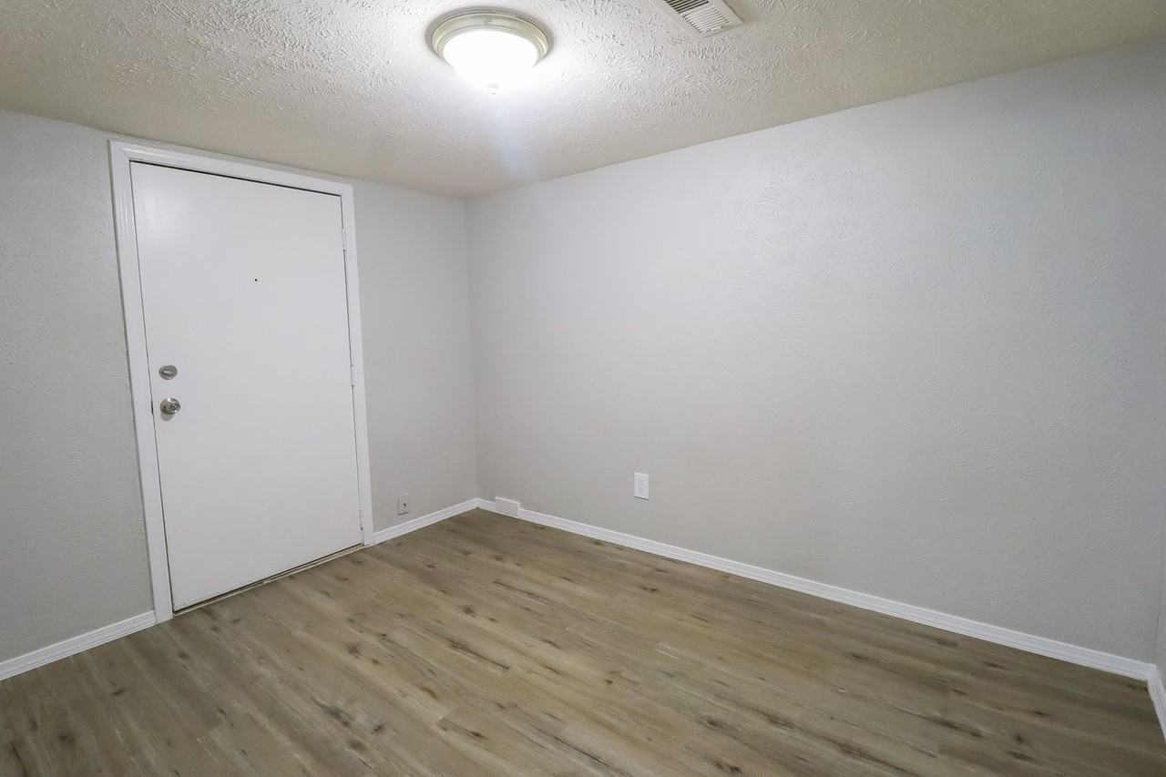 S Maple St Apartments - Photo 3 of 42