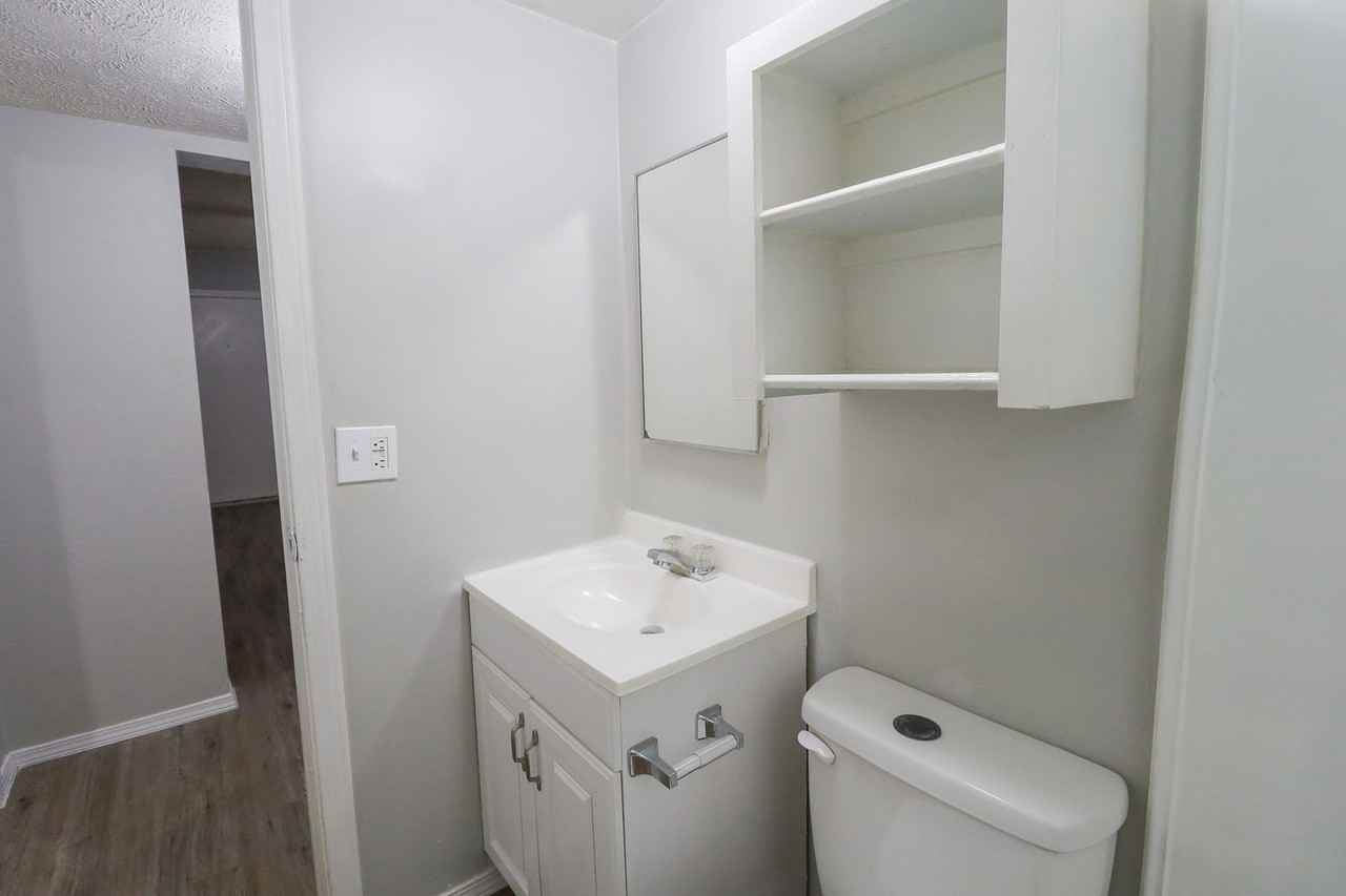 S Maple St Apartments - Photo 7 of 42