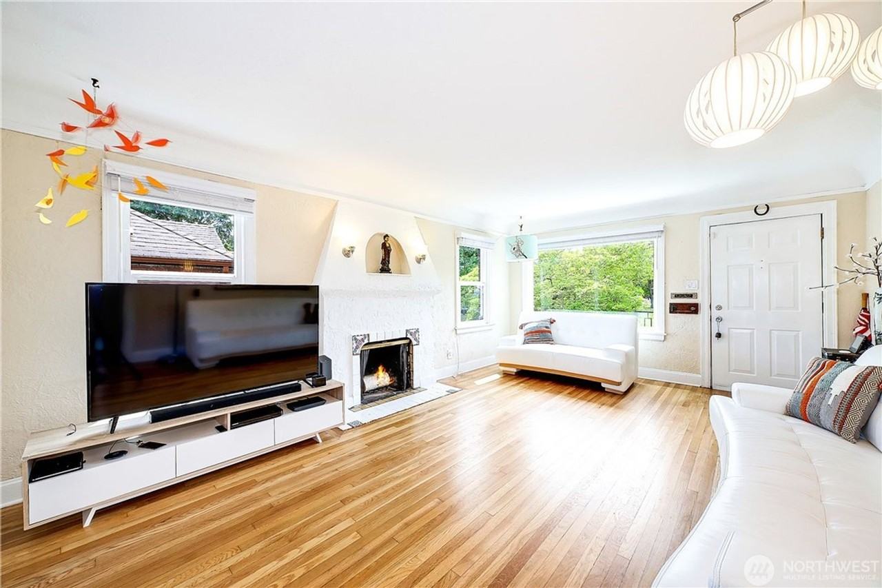 6614 Beacon Avenue South - Photo 4 of 28