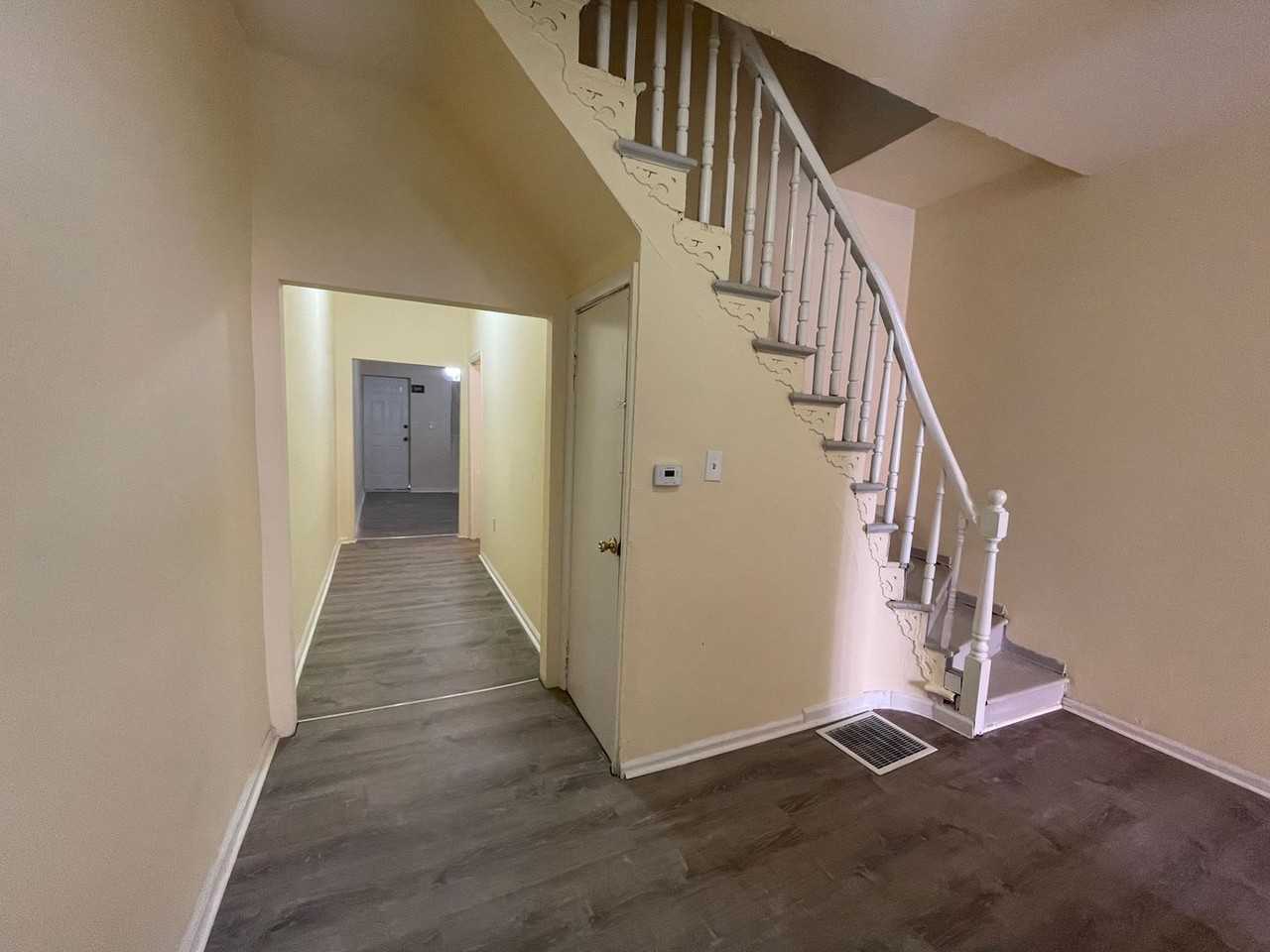 1434 Aisquith St - Photo 4 of 10