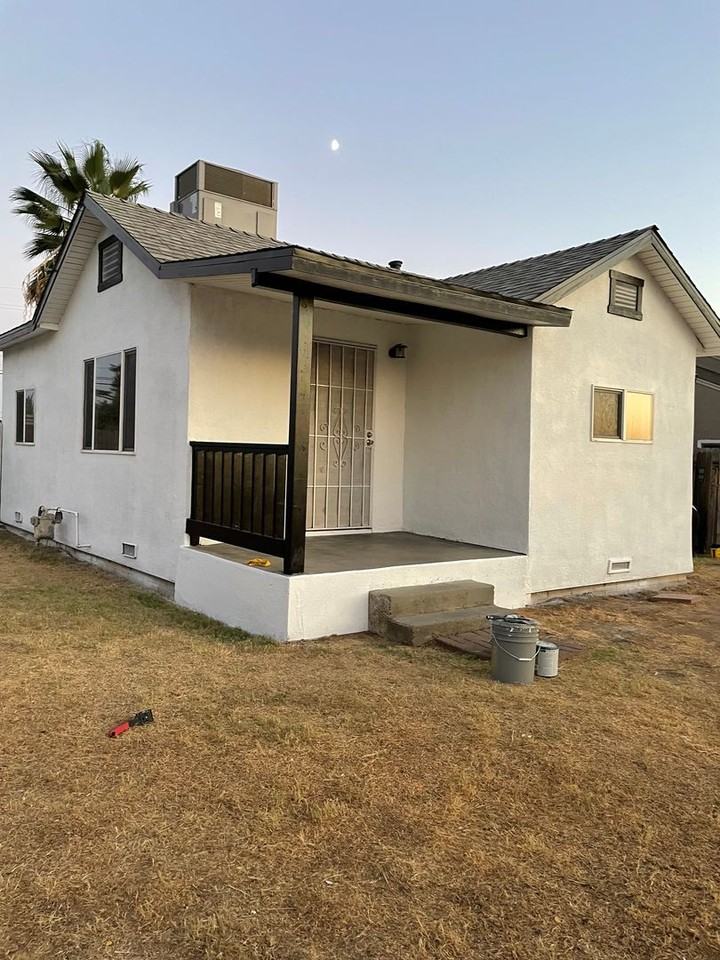 1301 Orange Ave - Photo 2 of 13