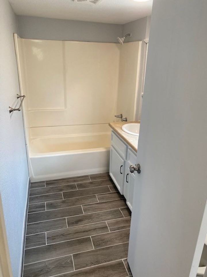 1301 Orange Ave - Photo 6 of 13