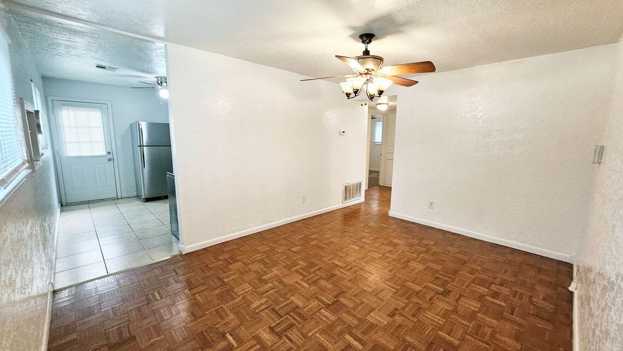 3000 Sw 52nd St - Photo 3 of 18