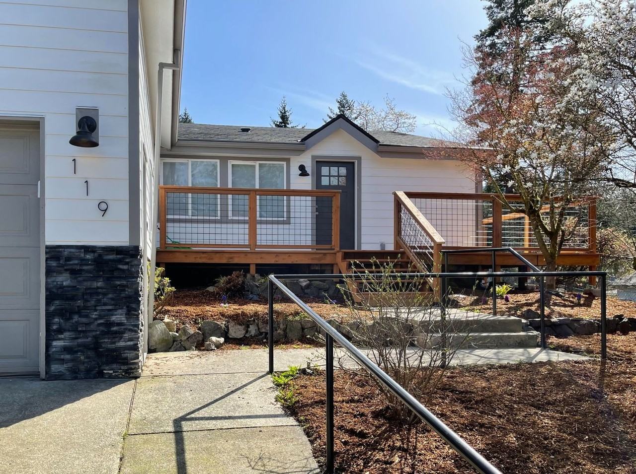 119 Sw Regulator St - Photo 2 of 18