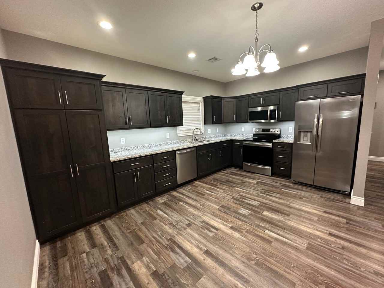 6426 Racine St - Photo 2 of 15