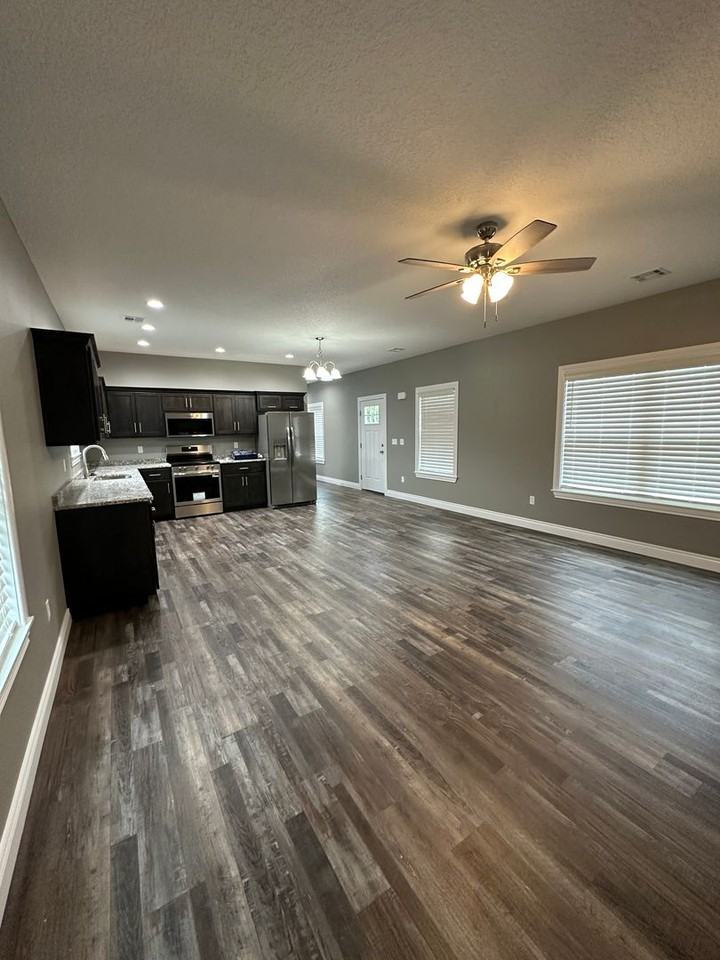 7318 Hercules Ln - Photo 4 of 11