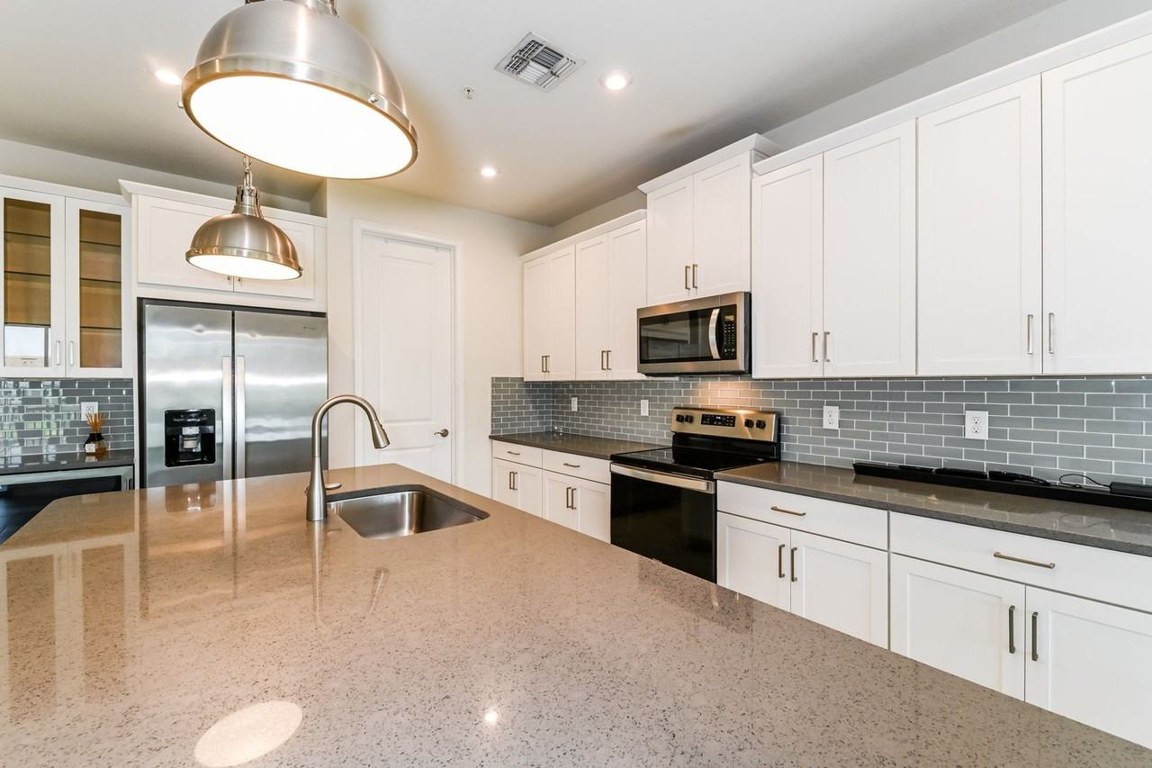 4721 Arboretum Cir #201 - Photo 7 of 29