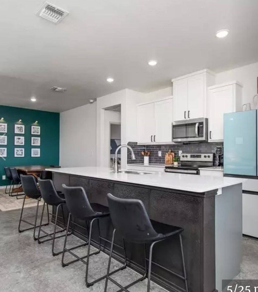 810 Freedom Cir - Photo 5 of 15