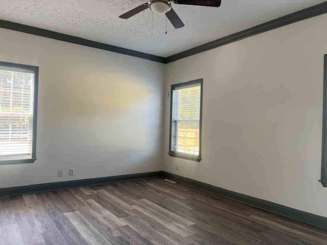 250 Calcasieu Dr - Photo 2 of 21