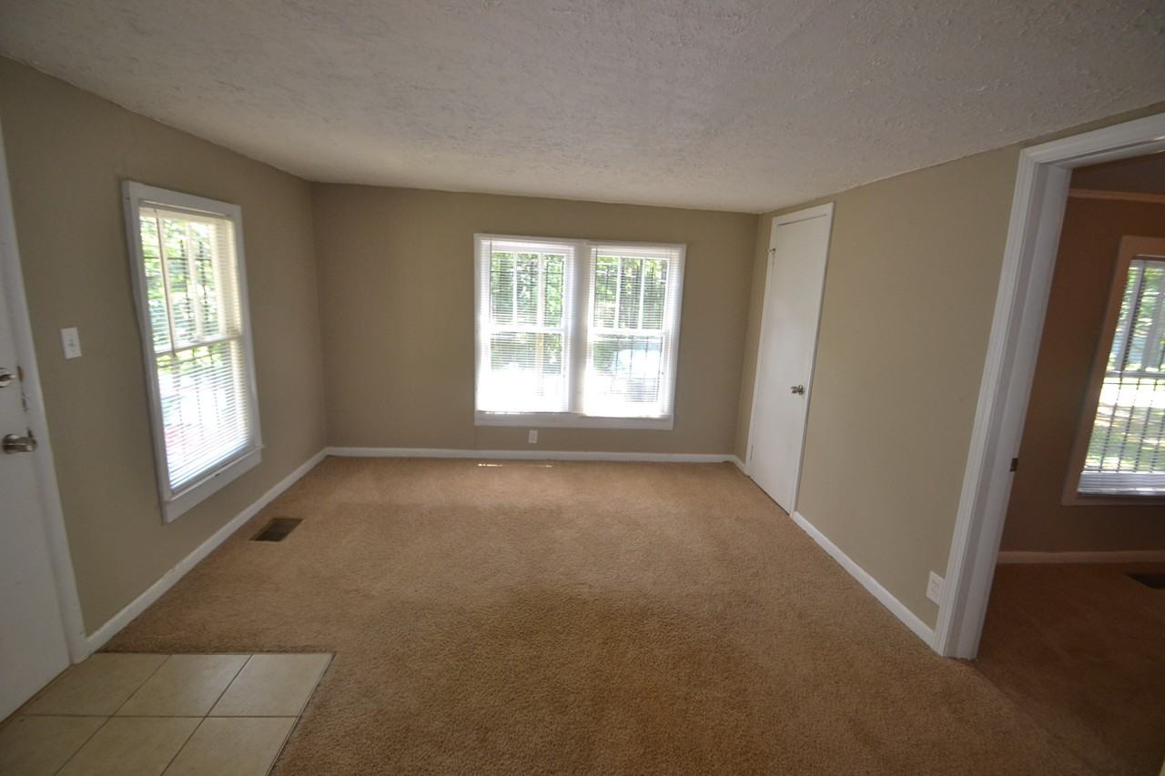 4195 Blanton Ave SW - Photo 3 of 9