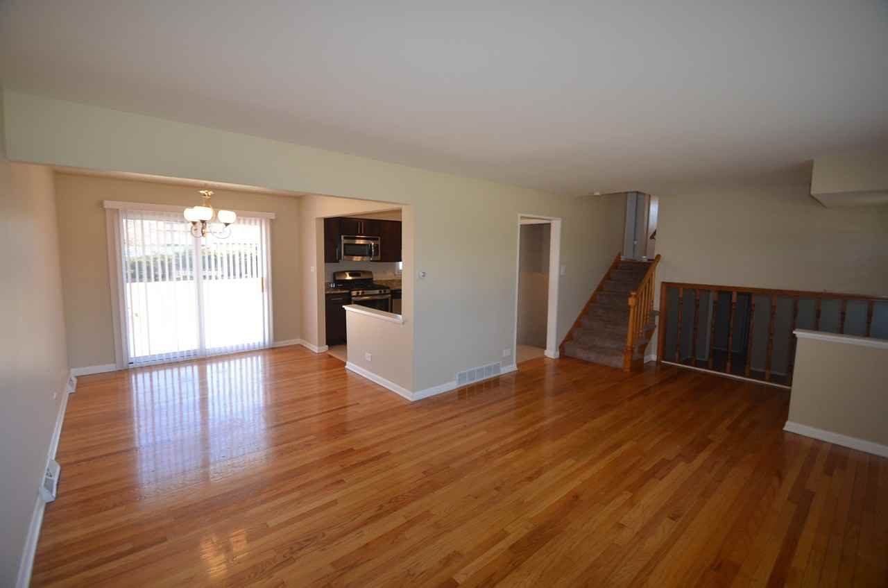8533 Sayre Ave - Photo 3 of 13