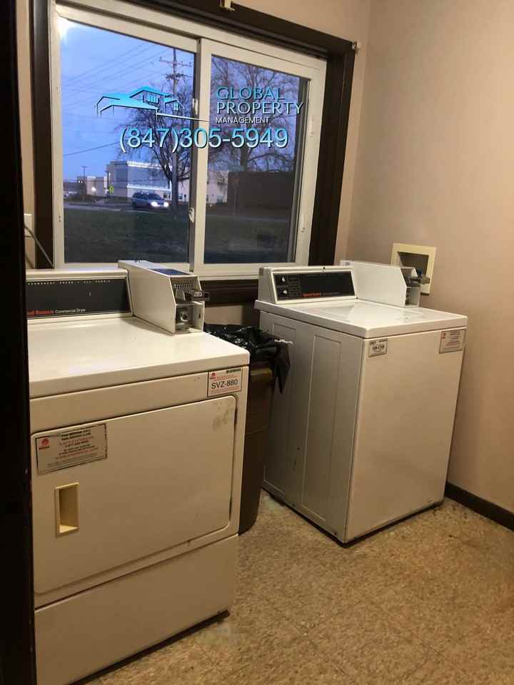 262 E Grand Ave - Photo 3 of 5