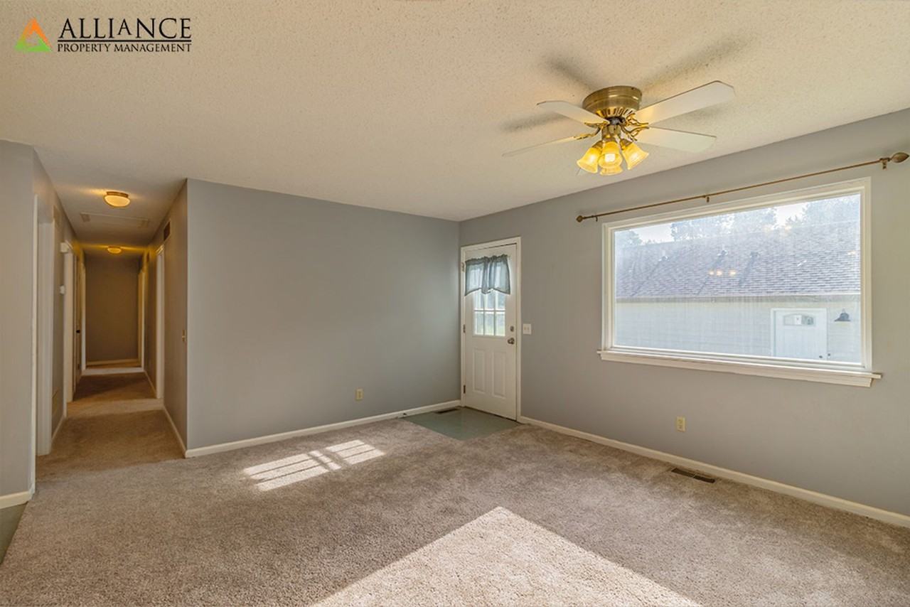 1020 Yuma St - Photo 4 of 27