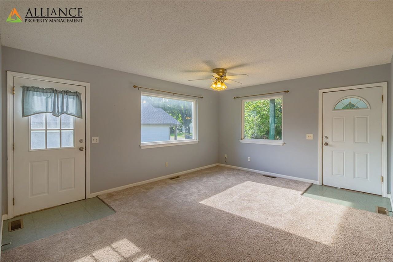 1020 Yuma St - Photo 6 of 27