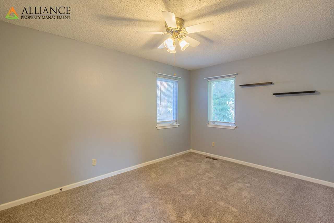 1020 Yuma St - Photo 7 of 27