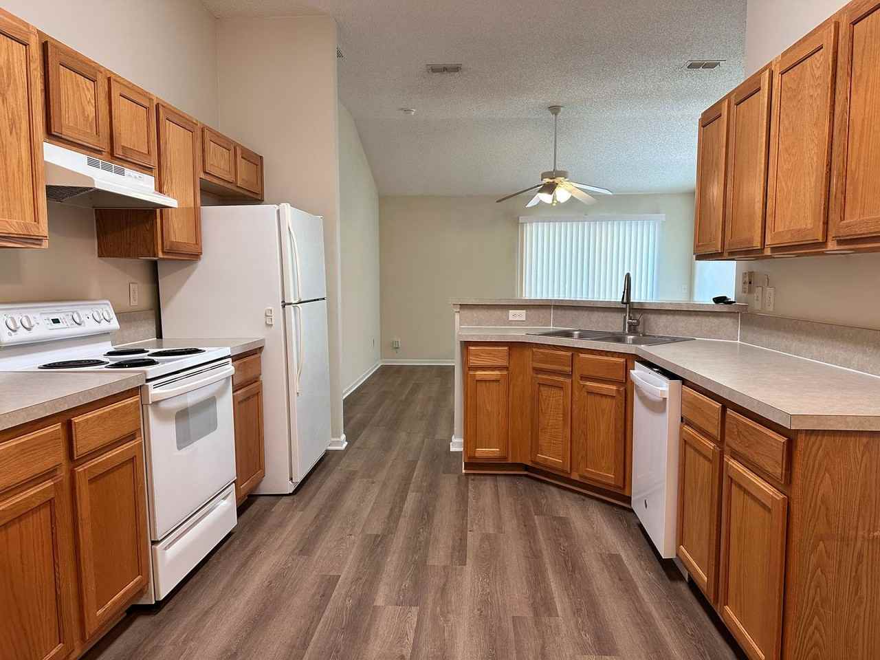 7925 Collins Bay Ct - Photo 3 of 15