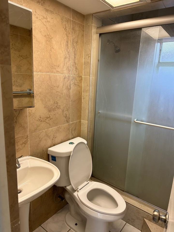 31 SW 10 Street - Photo 6 of 50