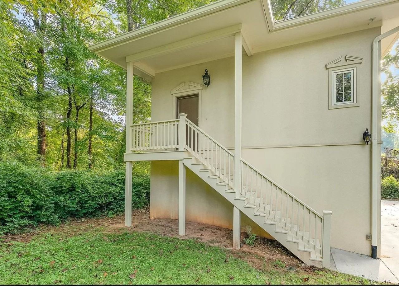 809 Old Pittsboro Rd - Photo 2 of 10