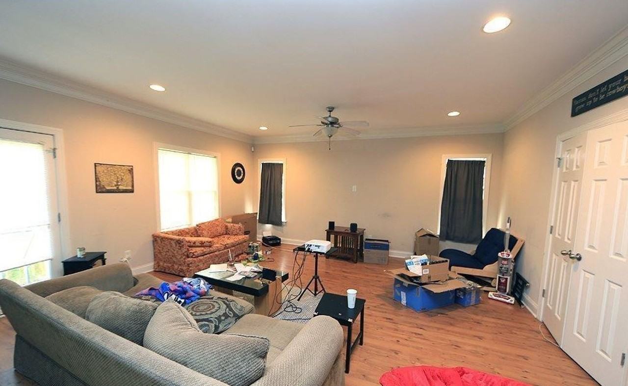 702 N Columbia St - Photo 2 of 4
