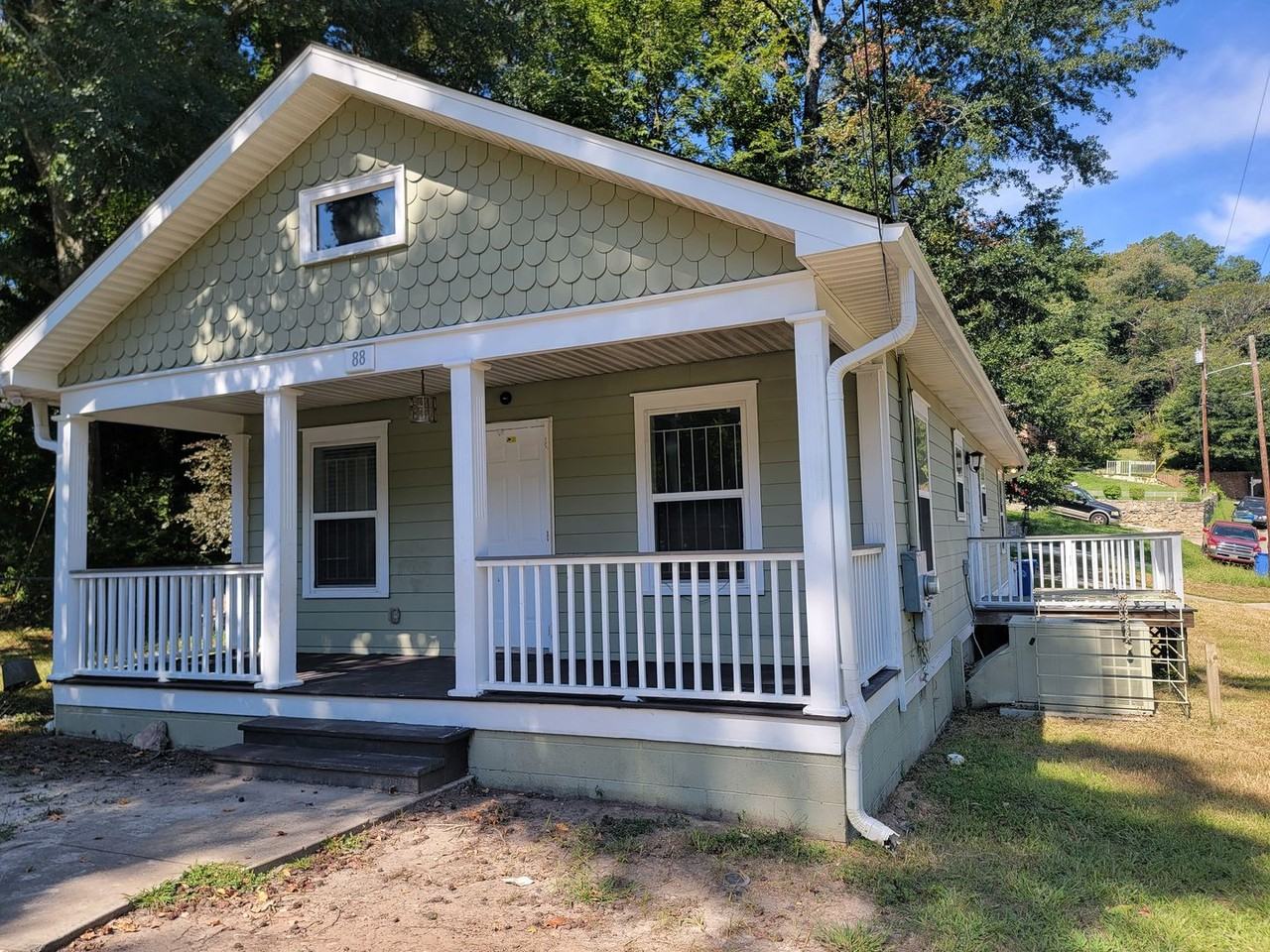 88 Holly Road Northwest - Photo 3 of 20