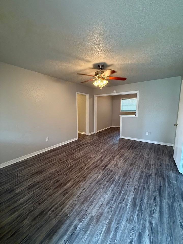 2412 Wyandotte Way - Photo 2 of 16