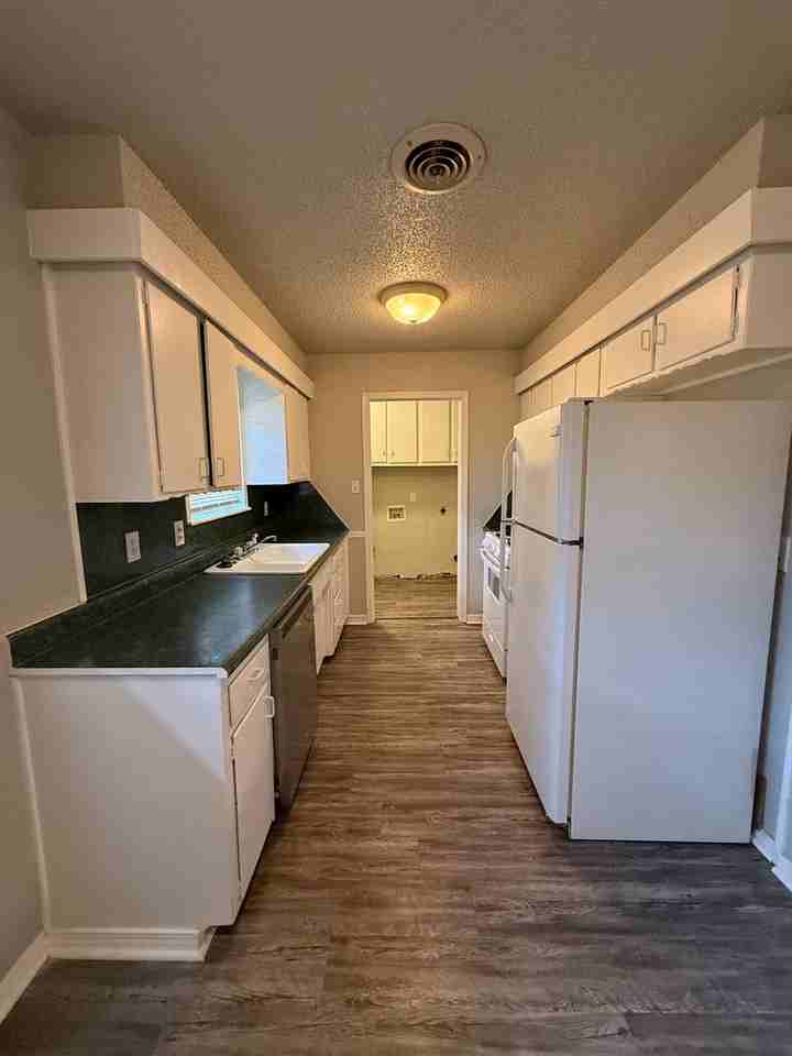 2412 Wyandotte Way - Photo 4 of 16