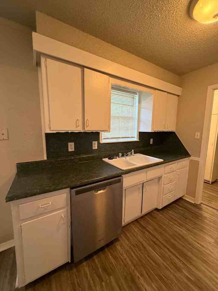 2412 Wyandotte Way - Photo 5 of 16