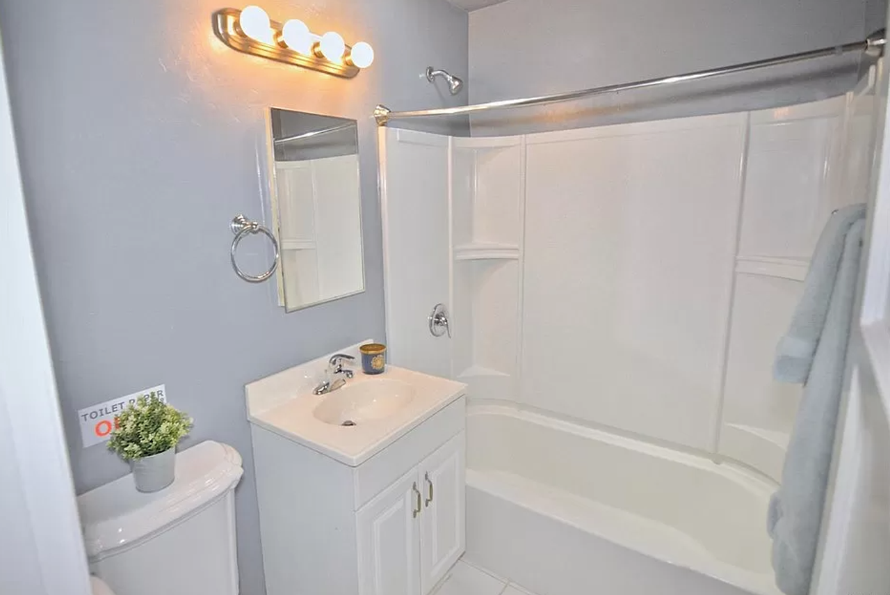 5115 Ewing Street - Photo 5 of 28