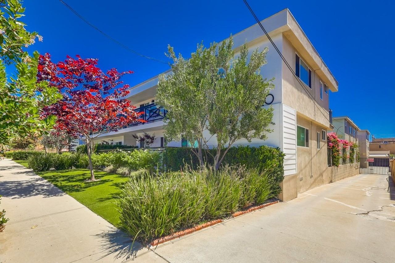 Apartment Building near SoFi with Pool, Covered Parking and Gym - Photo 2 of 6