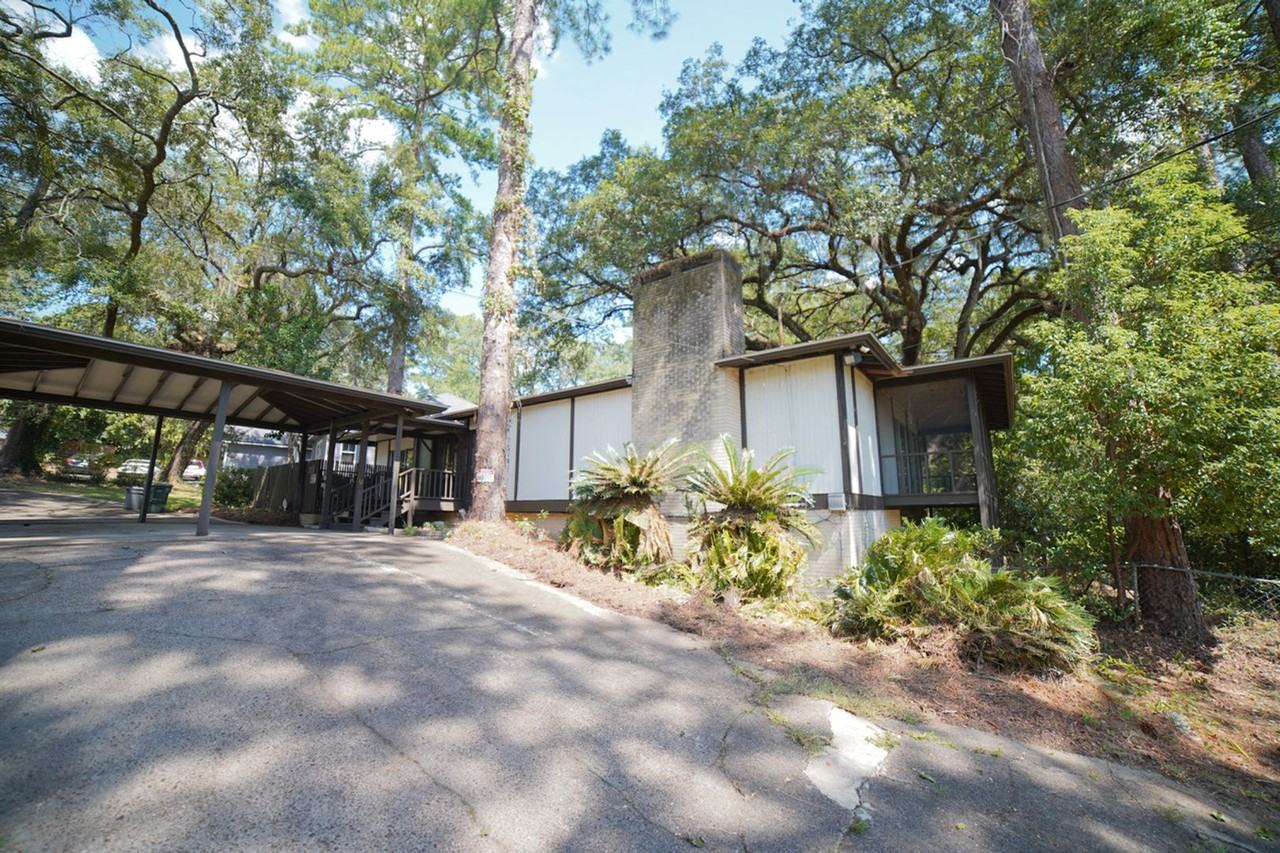 1105 Solana Ave - Photo 2 of 39