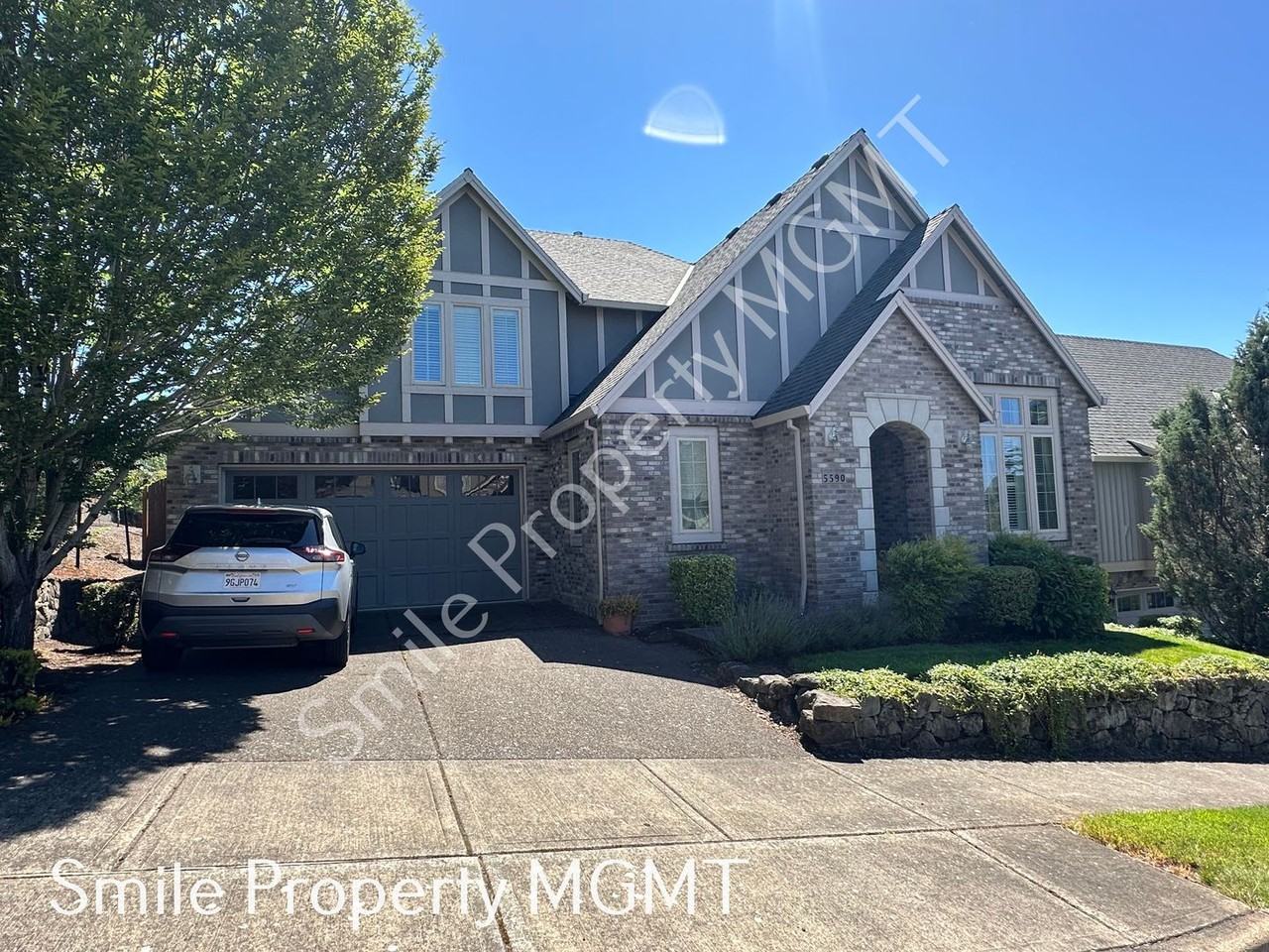 5590 Nw 132nd Ave - Photo 2 of 21