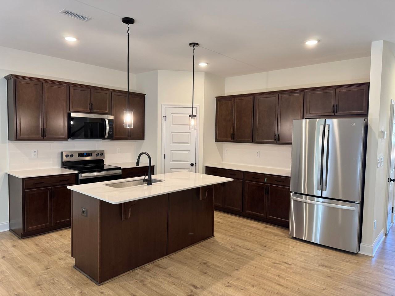27 Calluna Dr - Photo 2 of 12