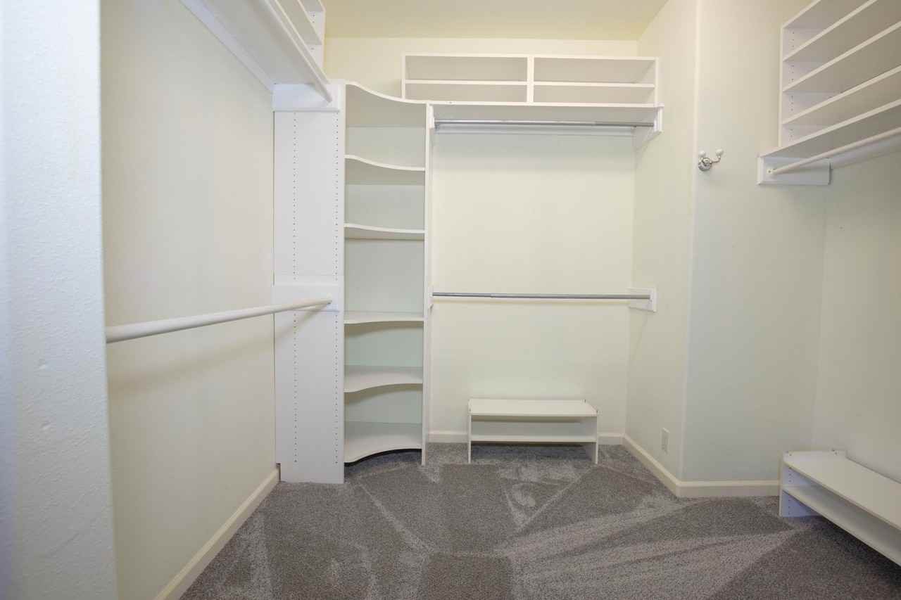 2 Tulip Pl - Photo 7 of 37